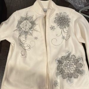 Alfred Dunner PM Full Zip Fleece, Winter White with Snowflakes. Holiday!